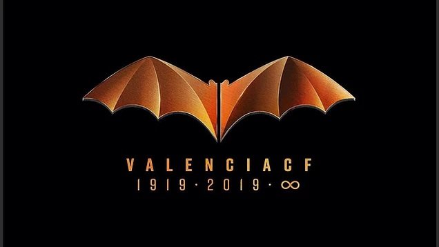 El Valencia CF refuerza su identificación con el murciélago para el centenario.
